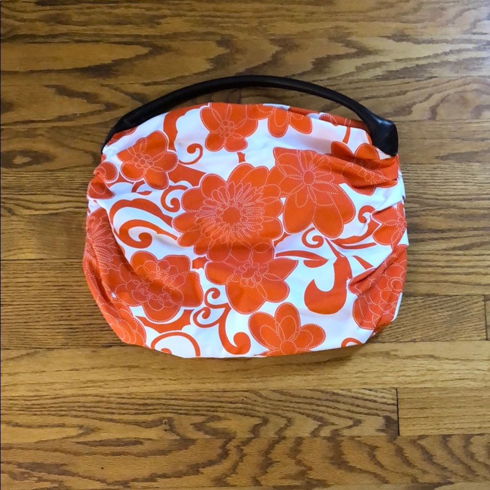 🆕 Orange and White Purse
